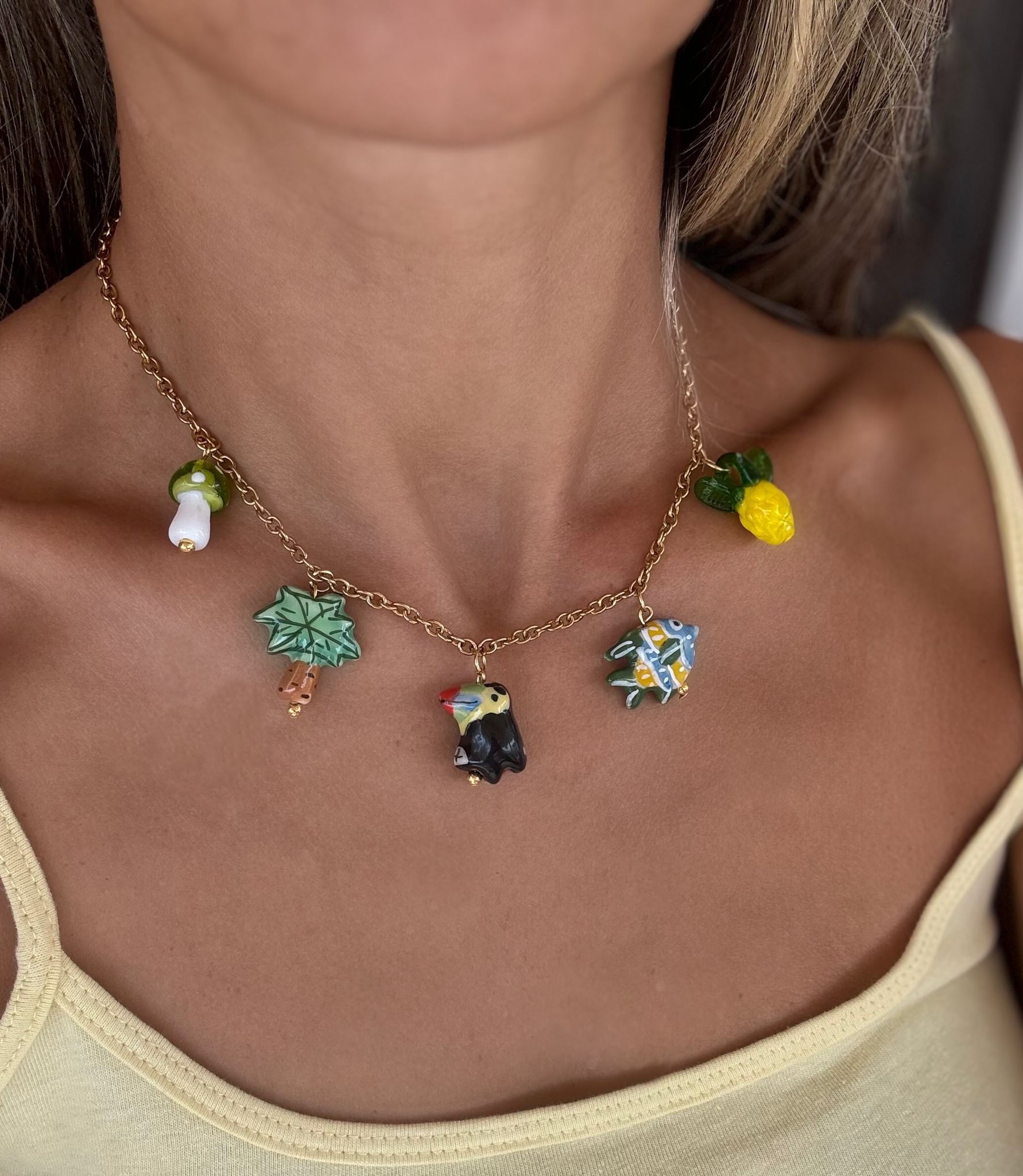 COLLAR TROPICAL