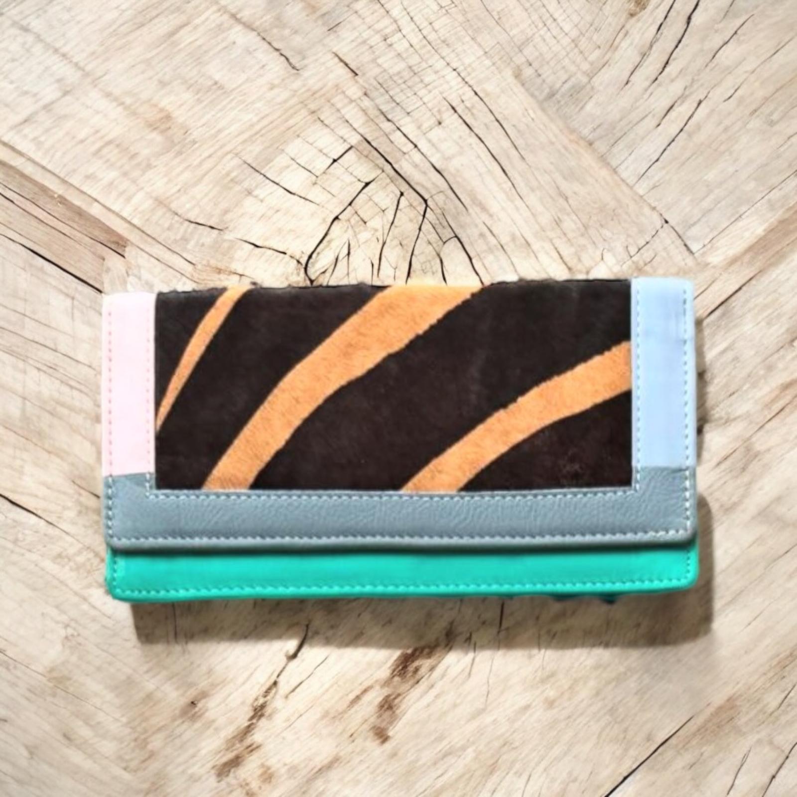 CARTERA PIEL Y PELO