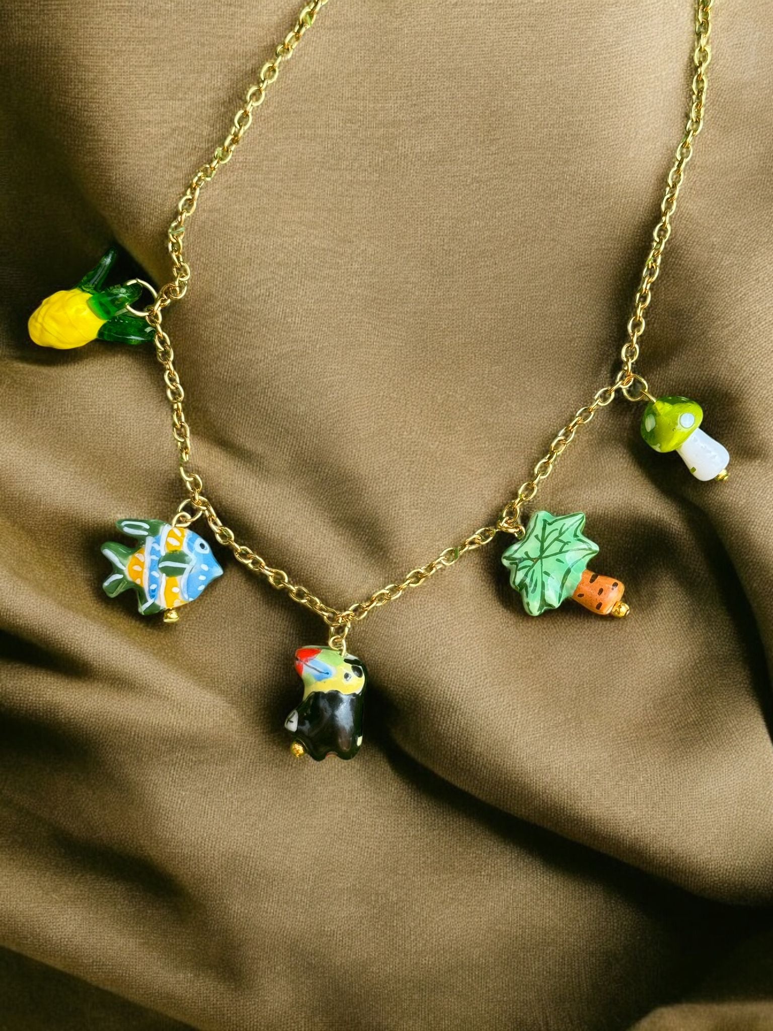 COLLAR TROPICAL