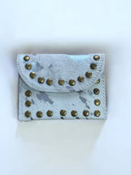 MONEDERO PIEL Y PELO TACHAS